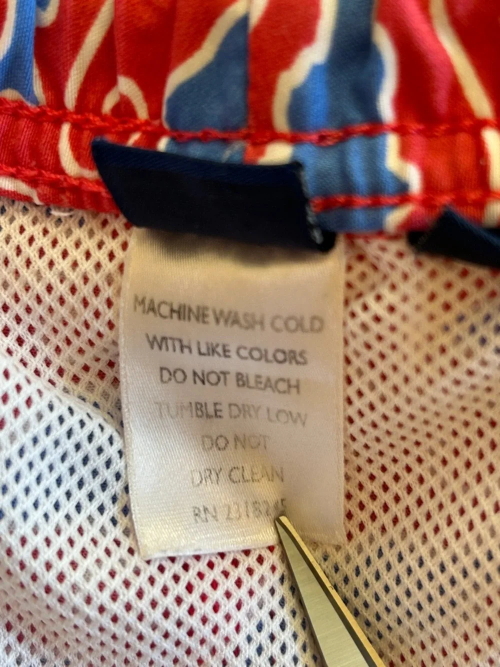 Vineyard Vines Men's Size XXL Blue & Red Fish Print Swim Trunks & Travel Pouch